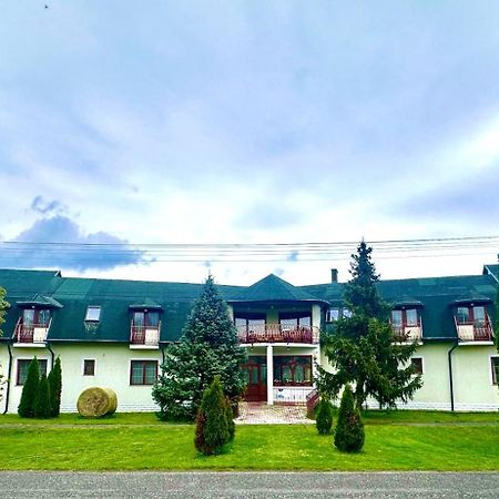Eden Panzio Aparthotel Bük Εξωτερικό φωτογραφία