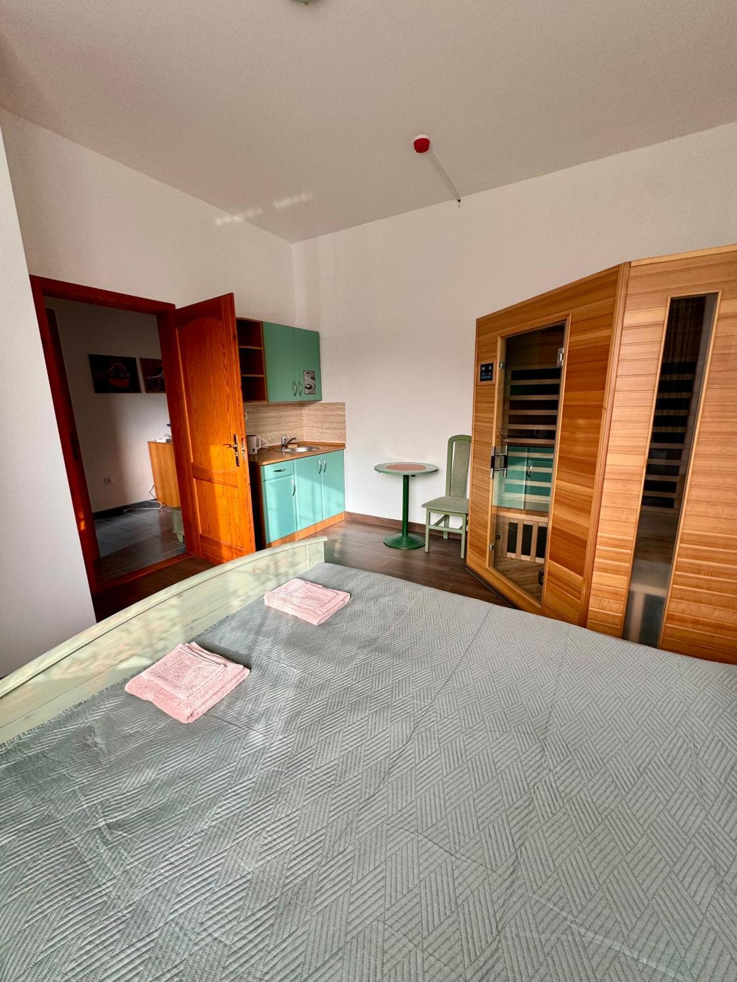 Eden Panzio Aparthotel Bük Εξωτερικό φωτογραφία