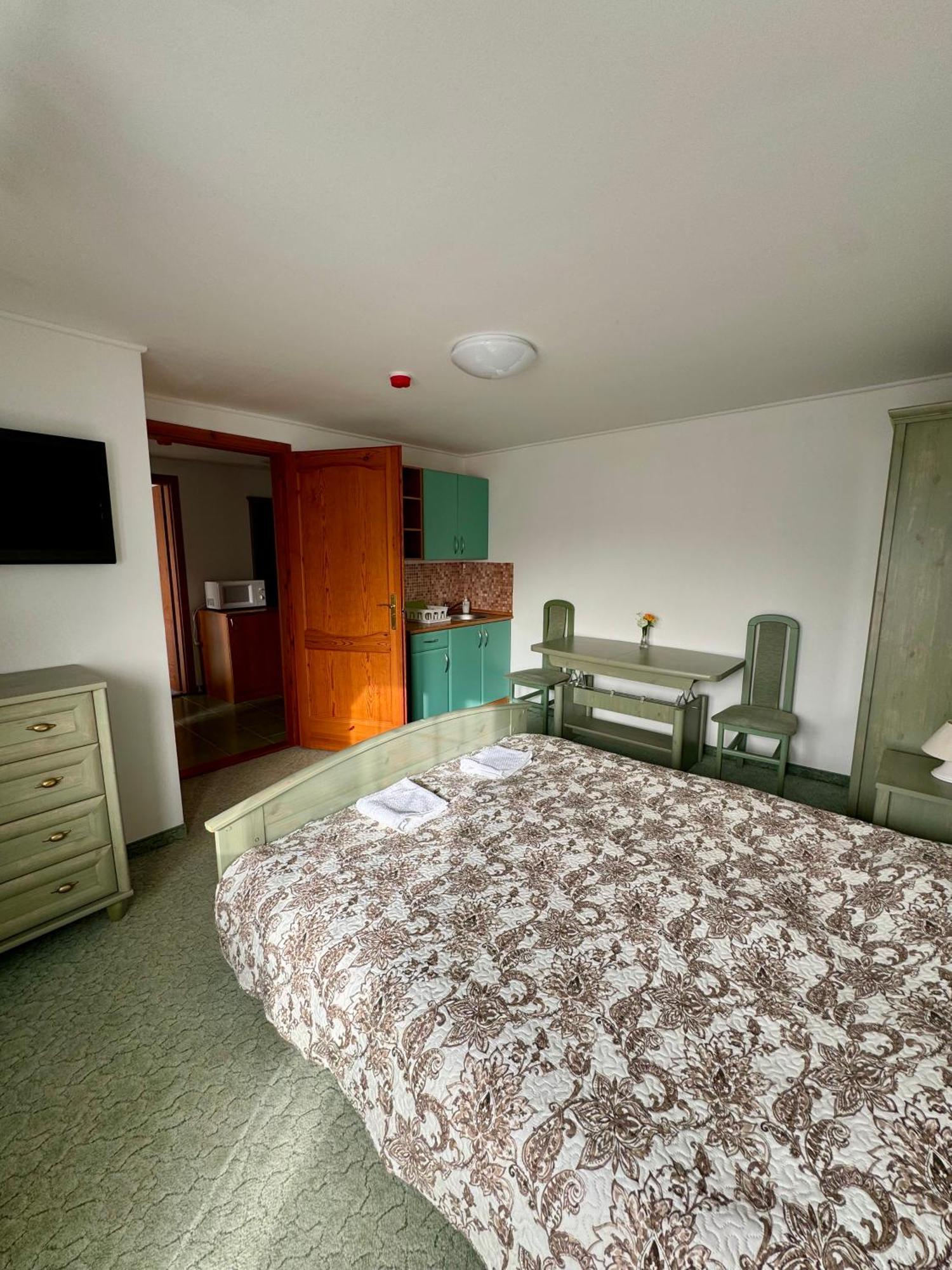 Eden Panzio Aparthotel Bük Εξωτερικό φωτογραφία