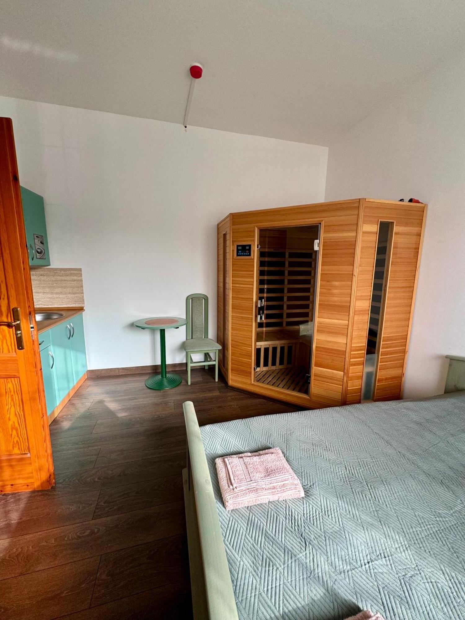 Eden Panzio Aparthotel Bük Εξωτερικό φωτογραφία
