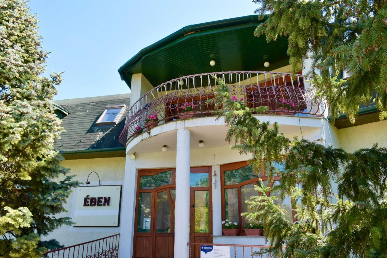 Eden Panzio Aparthotel Bük Εξωτερικό φωτογραφία